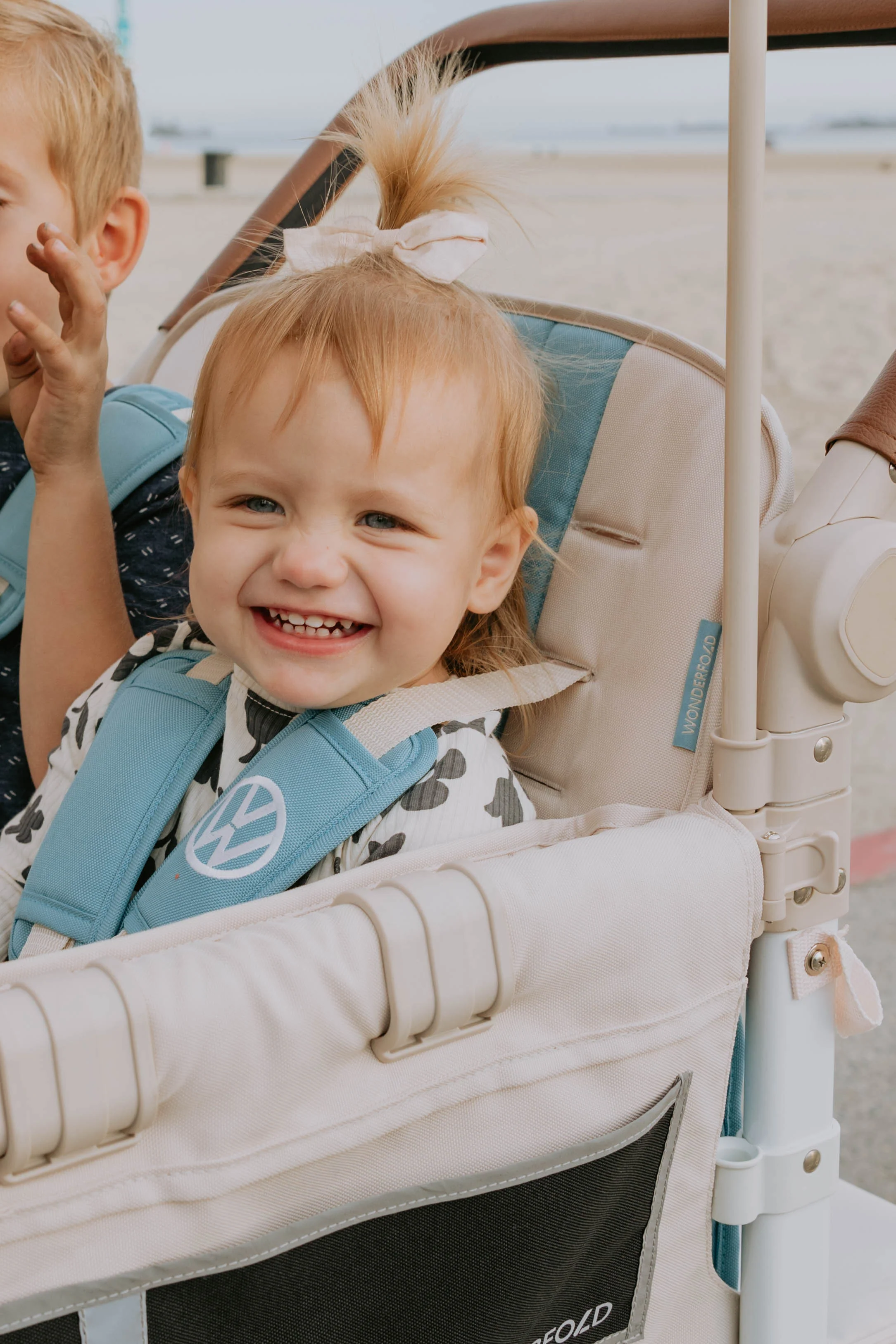 WonderFold W4 Volkswagen Stroller Wagon - Bondi Blue - Image 10