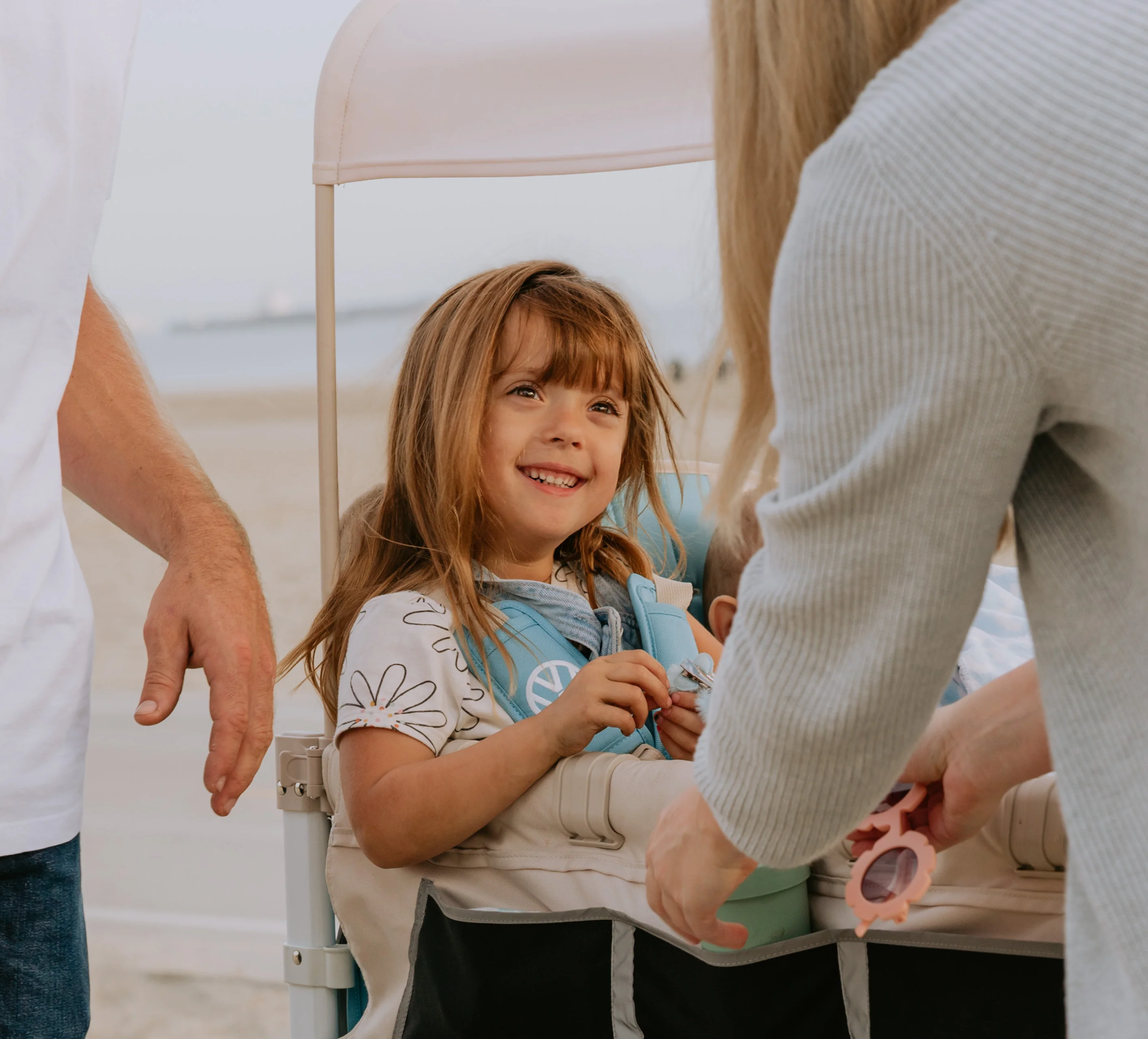 WonderFold W4 Volkswagen Stroller Wagon - Bondi Blue - Image 12