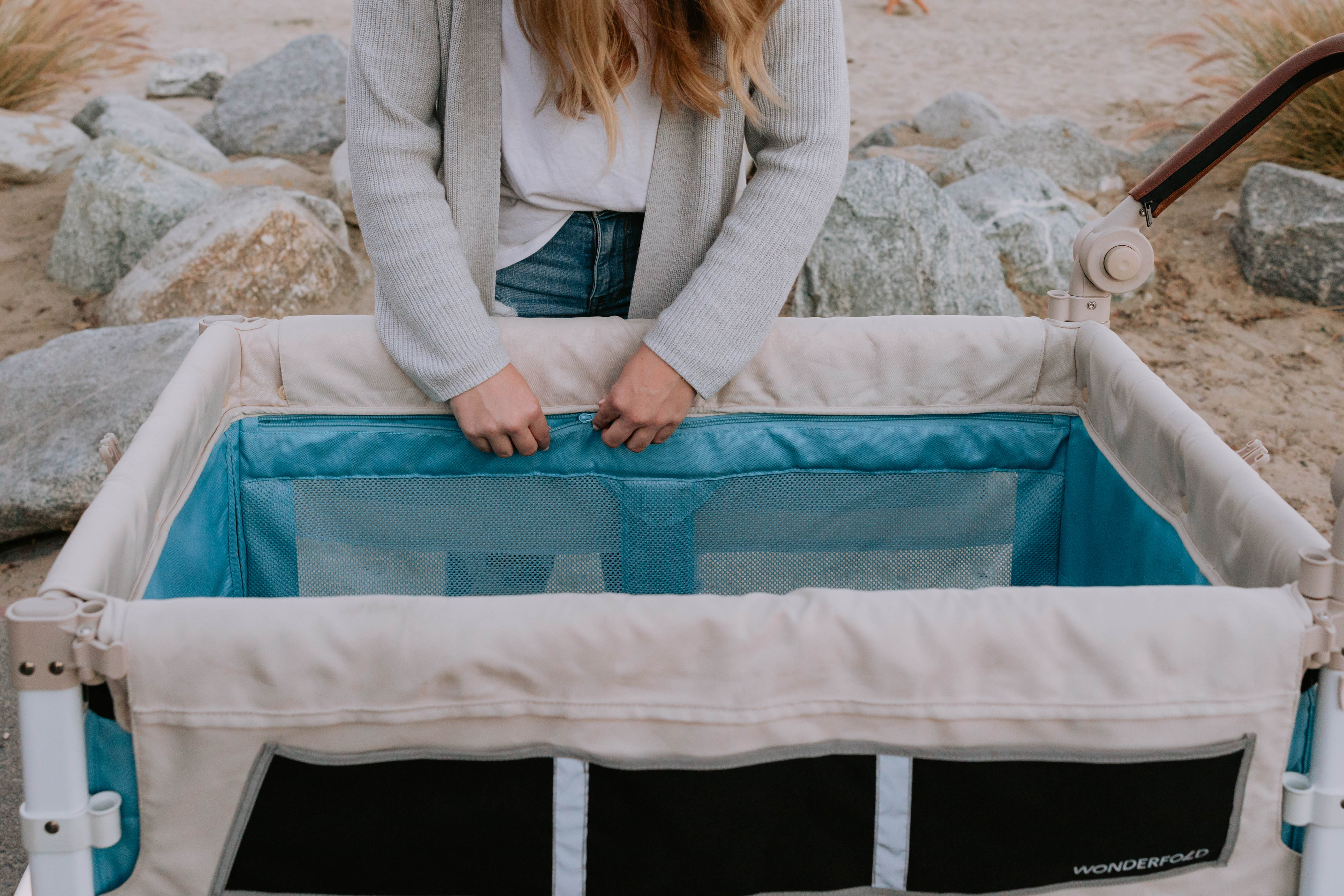 WonderFold W4 Volkswagen Stroller Wagon - Bondi Blue - Image 16