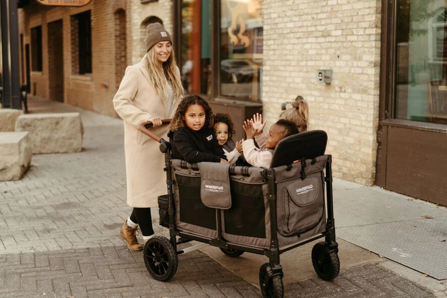 WonderFold W4 Luxe Stroller Wagon - Charcoal Grey - Image 7